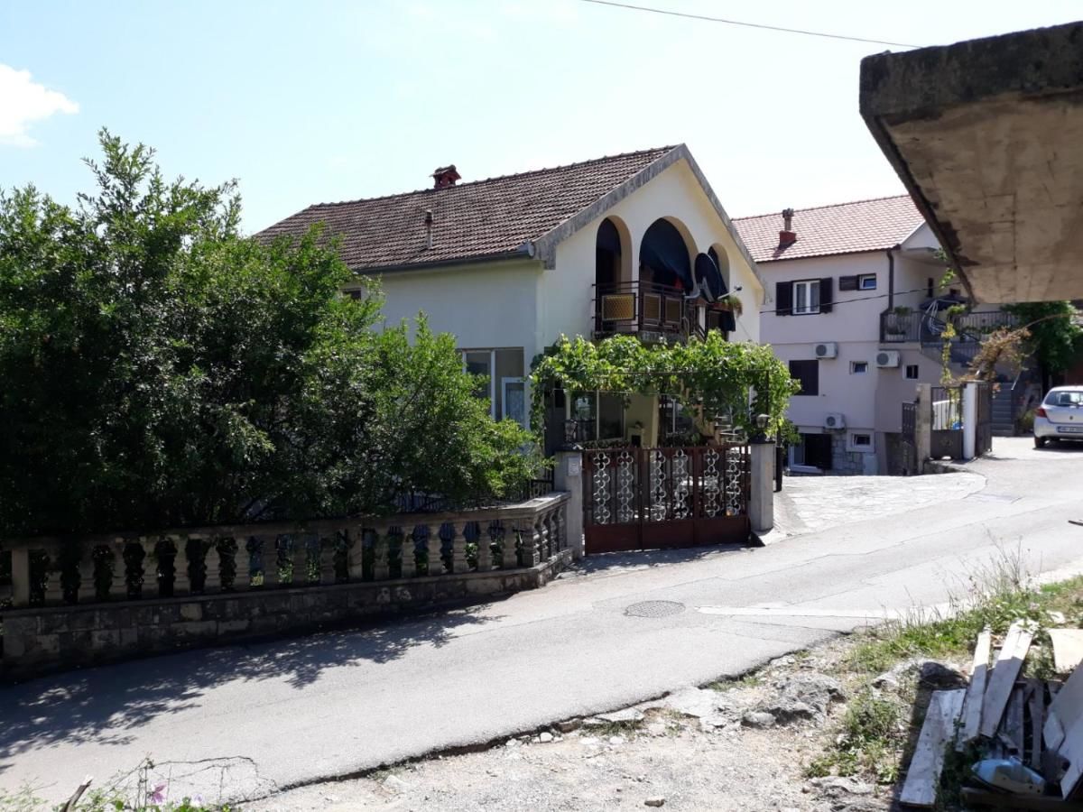 Гостевой дом Old house by the river and by the sea Игало-25